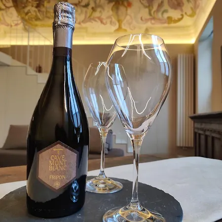 Des Barons - Palais Ansermin - Dimora Storica 奥斯塔