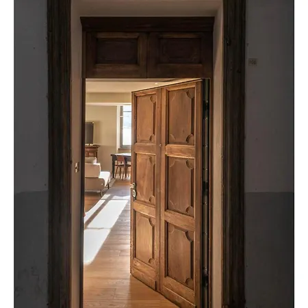 公寓 Des Barons - Palais Ansermin - Dimora Storica